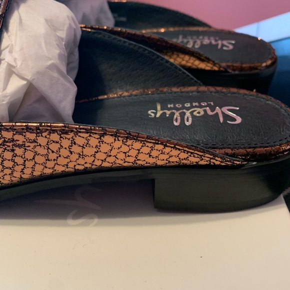 Shellys London Slides - Picture 2 of 4